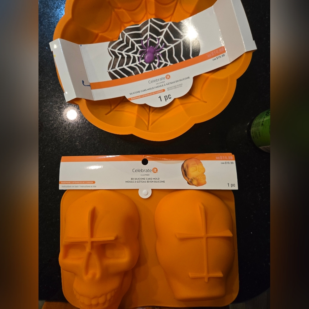 CELEBRATE IT SPIDER WEB & 3d Skeleron SILICONE CAKE MOLDs NWT